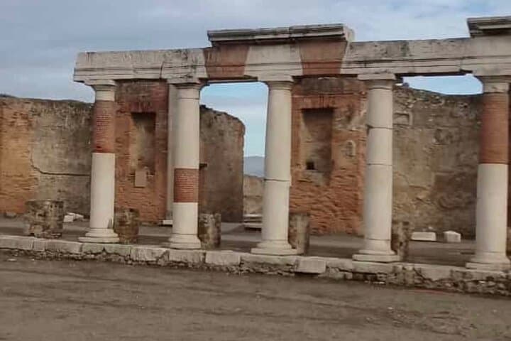 Pompeii Sorrento and Positano Private Day Tour with Pompeii Guide photo 3