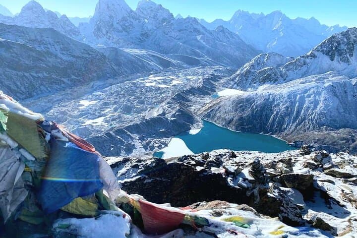 Gokyo Valley and Everest Base Camp Trek via Cho La — 16-Day High-Altitude Circuit photo 3