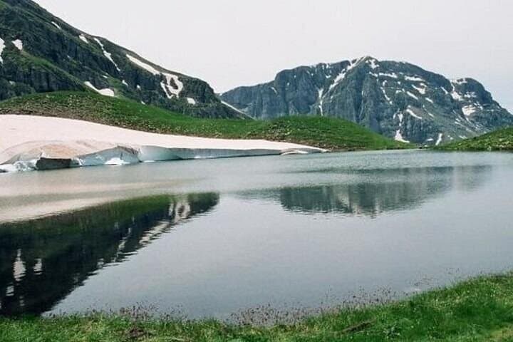 Trek to Drakolimni (Dragon Lake) from Mikro Papigko — Day Hike on Mount Tymfi photo 2
