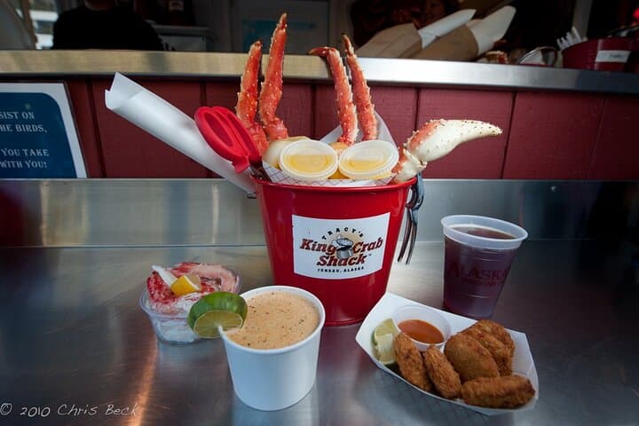 Juneau Whale Watching and Tracy's Crab Shack Combo: Best Cruise Port Excursion
