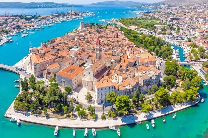 Private Split Blue Lagoon & 3 Islands Tour with Wine and Trogir Visit photo 4