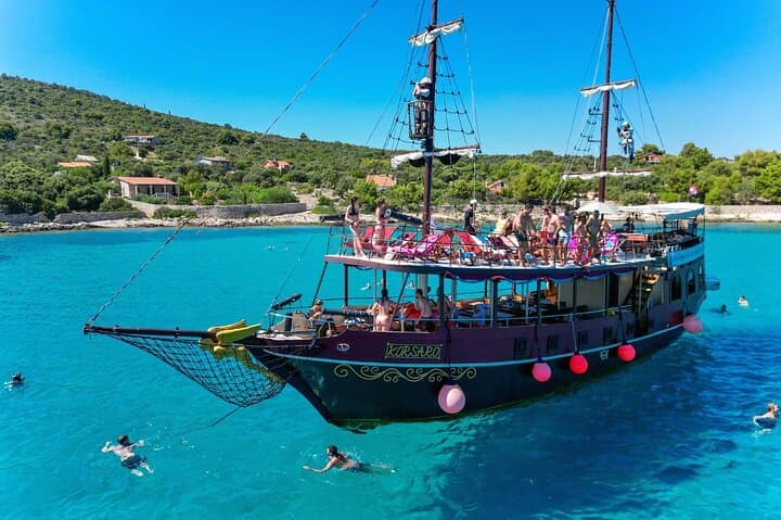Blue Lagoon & Secret Underwater Museum Boat Tour from Split — Lunch & Drinks Included