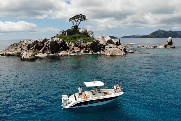 Private Curieuse & St. Pierre Boat Tour with Creole BBQ — Praslin, Seychelles