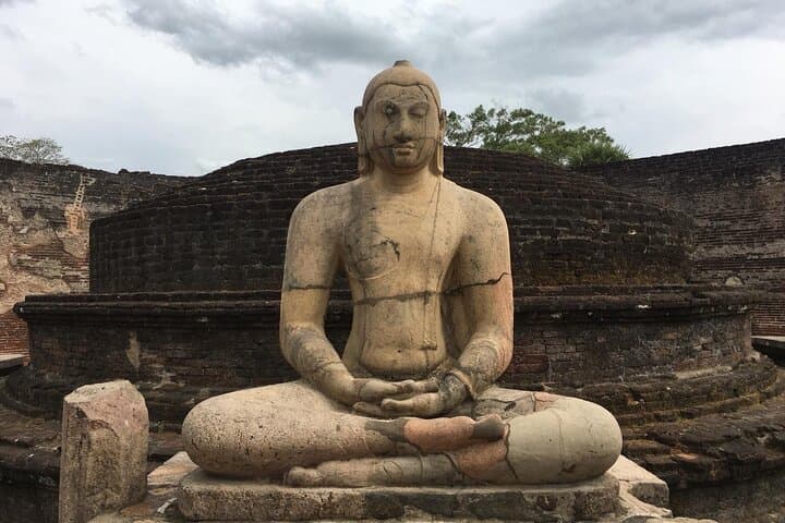 8-day-private-sri-lanka-road-trip-from-colombo-sigiriya-to-hikkaduwa photo 5