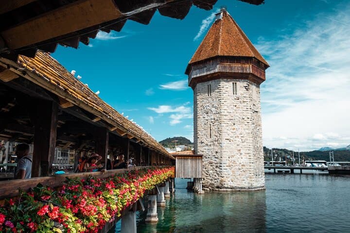 Insta-Worthy Lucerne: 90-Minute Photo Walk with a Local photo 3