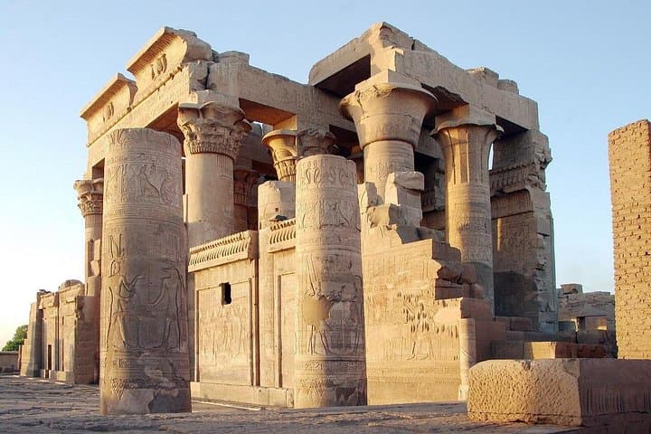 11-Day Egyptian Desert and Ancient Lands Adventure — Pyramids, Nile & White Desert photo 4