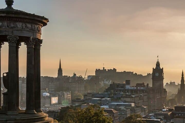 Edinburgh Private Custom Walking Tour with Local Guide photo 4