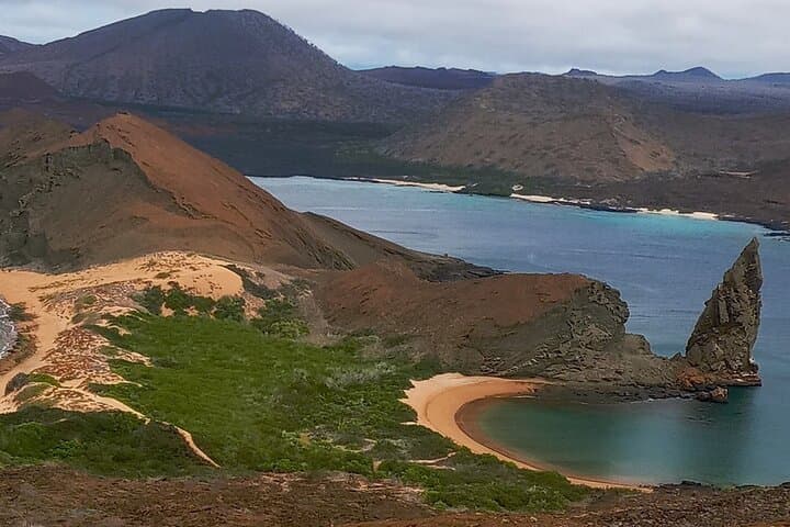 Galapagos Private Yacht Tour: 8-Day Islands, Snorkeling & Wildlife Itinerary photo 2