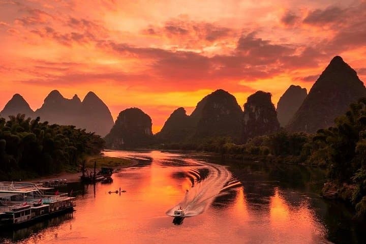 Yangshuo Yulong River Bamboo Rafting and Countryside Bike Tour photo 2