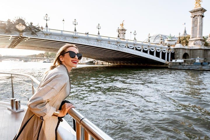 Paris Old Town Walking Tour & Seine River Cruise — Guided Old-Quarter Walk with 1‑Hour Cruise photo 1