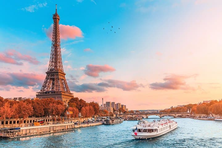 Paris Old Town Walking Tour & Seine River Cruise — Guided Old-Quarter Walk with 1‑Hour Cruise photo 4