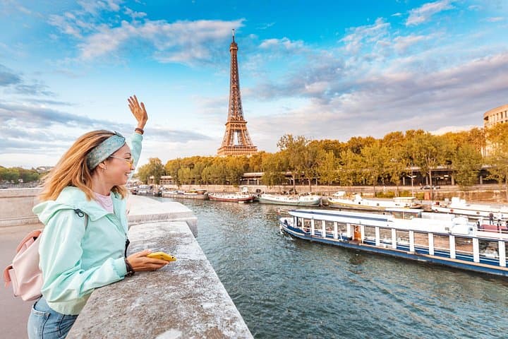 Paris Old Town Walking Tour & Seine River Cruise — Guided Old-Quarter Walk with 1‑Hour Cruise photo 3