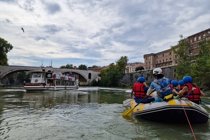 Rome Tiber River Rafting: 2-Hour Urban Rafting Adventure Past Castel Sant'Angelo photo 6