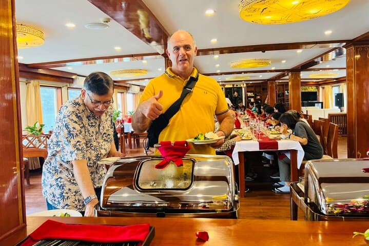 Ha Long Bay Overnight Cruise: 2-Day Luxury Cruise, Kayaking & Sung Sot Cave photo 4