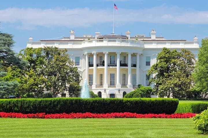 Private Custom Walking Tour of Washington DC: Monuments, Museums & Neighborhoods