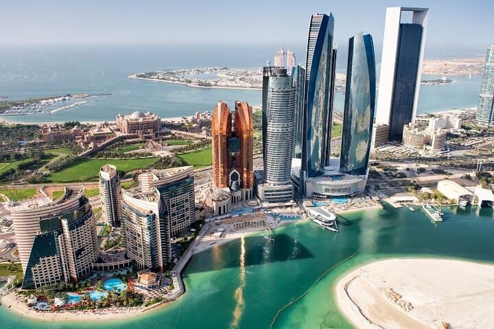 Private Abu Dhabi Walking Tour: Custom City Walk with a Local Guide photo 3
