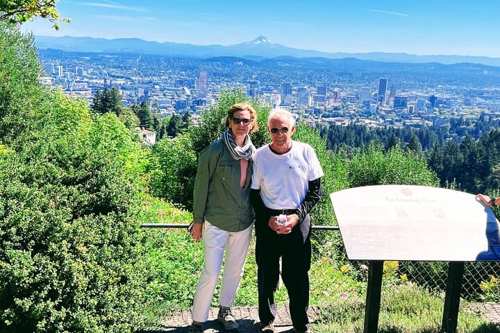Private Portland Discovery Tour — 3-Hour City Highlights, Rose Garden & Mt. Hood Views