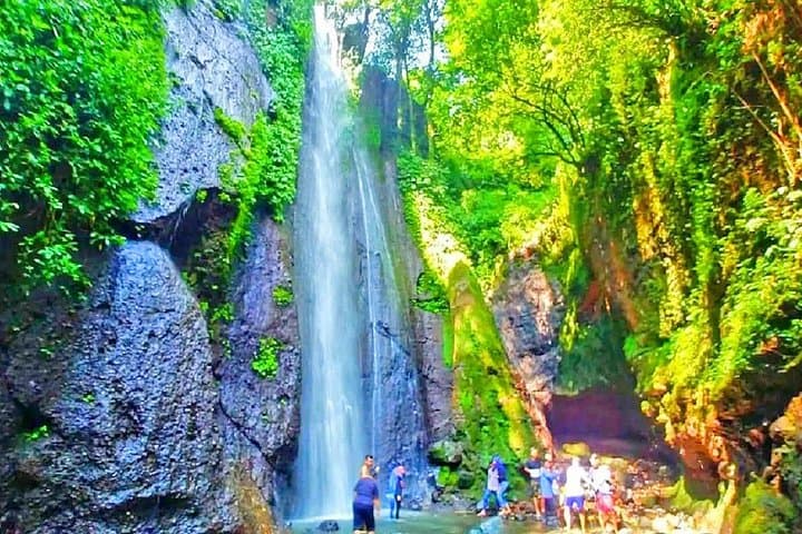 Bogor Highland Waterfall Day Tour: Cinangka Falls, Tea Estates & Wayang Golek