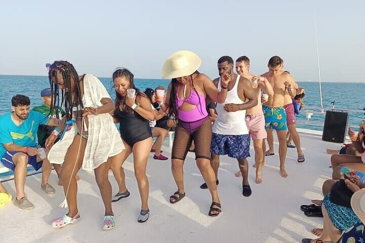 Cancun to Isla Mujeres Catamaran: Snorkel, Lagoon Cruise & North Beach Day Trip photo 5