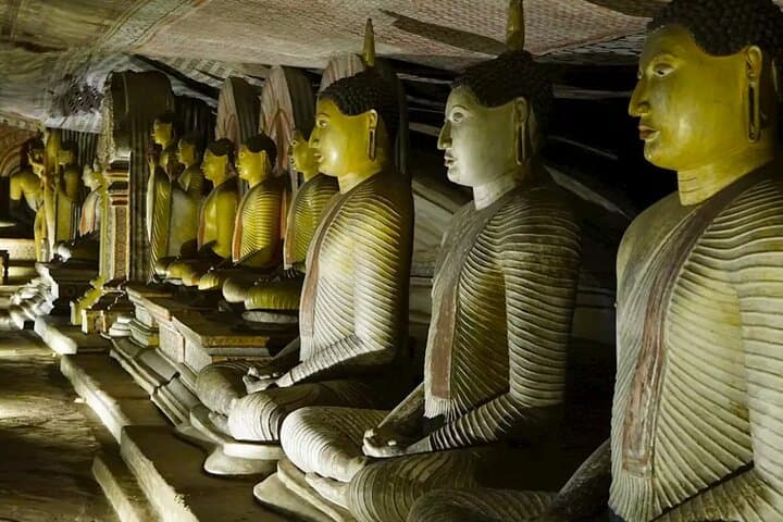 Sigiriya Fortress & Dambulla Cave Temple Day Tour from Colombo photo 3