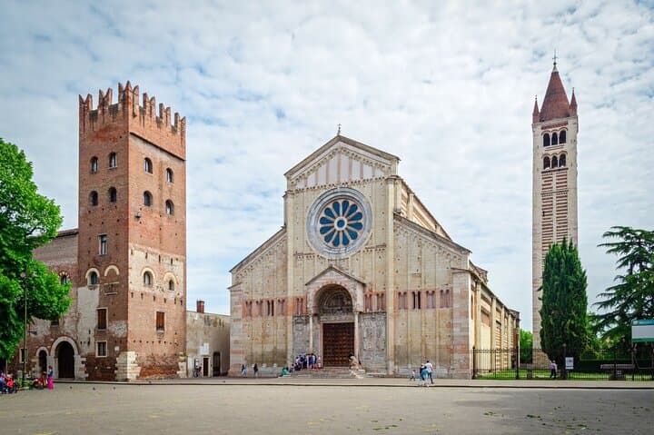 Renaissance Walking Tour in Verona: San Zeno, Castelvecchio & Piazza dei Signori photo 2