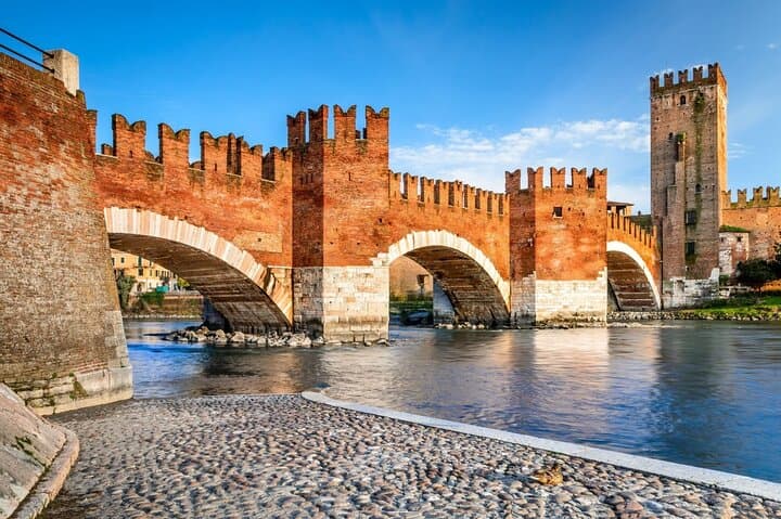 Renaissance Walking Tour in Verona: San Zeno, Castelvecchio & Piazza dei Signori photo 3