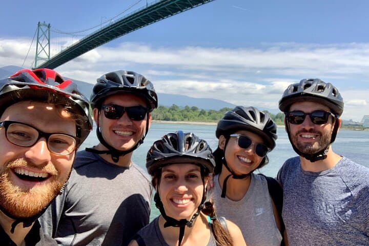 Stanley Park & Vancouver Bike Tour — 4-Hour City Highlights photo 2