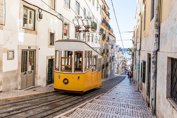 Alfama Tuk-Tuk: Hilltop Views, Fado & Azulejos in Lisbon photo 5