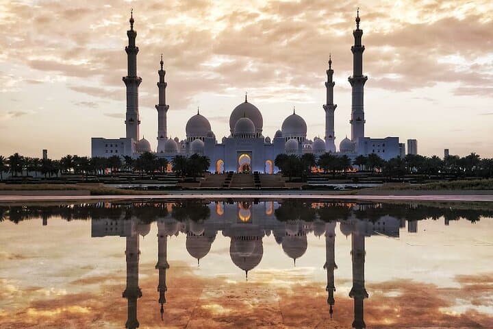 Premium Sun, Sand & Sea: 4-Day Dubai & Abu Dhabi VIP Tour photo 6