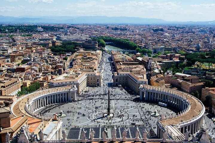 12-Day Highlights: Rome, Florence, Venice & Paris — Train, Museums & Canals photo 2
