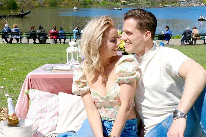 Central Park Luxury Picnic at Cherry Hill — Romantic Outdoor Experience in NYC photo 3