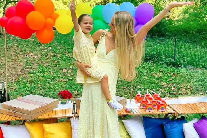 Central Park Luxury Picnic: Private Styled Picnic for 5–8 in Manhattan photo 6