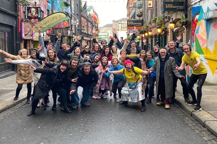 Silent Disco Walking Tour in Dublin's Temple Bar — Dance Through the Streets photo 3