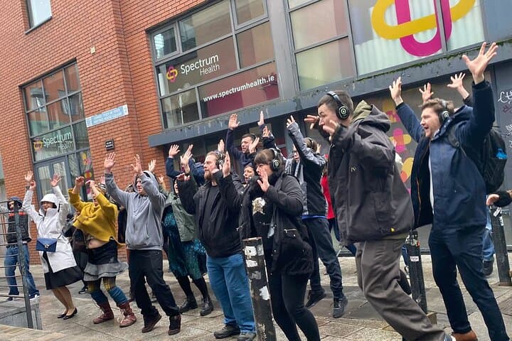 Silent Disco Walking Tour in Dublin's Temple Bar — Dance Through the Streets photo 2