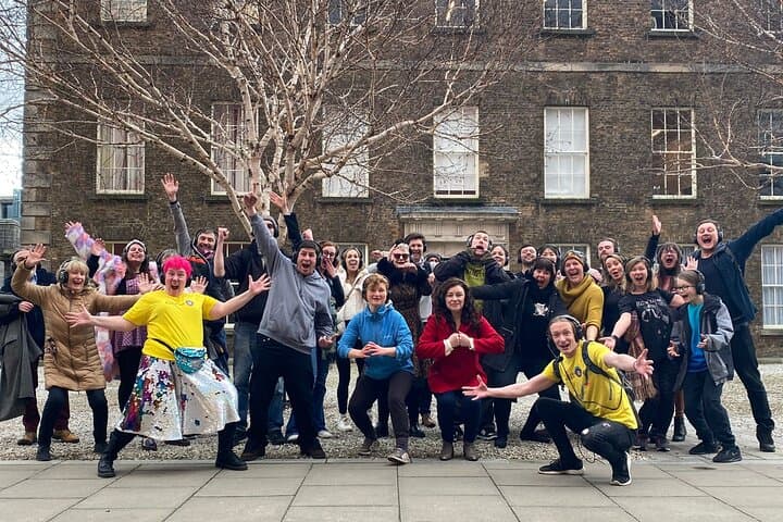 Silent Disco Walking Tour in Dublin's Temple Bar — Dance Through the Streets photo 6