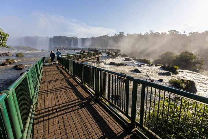 Iguassu Falls in 2 Days: Roundtrip Airport Transfer and Both-Sides Guided Tour photo 4