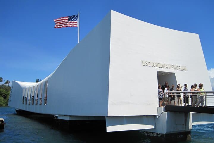 Waikiki to Pearl Harbor Shuttle — Round-Trip Transfer and Visitor Access to the USS Arizona Memorial