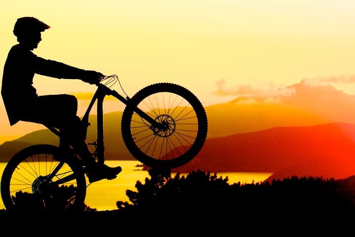 Monte Calamita Sunset E‑Bike: Capoliveri to Innamorata Evening Ride