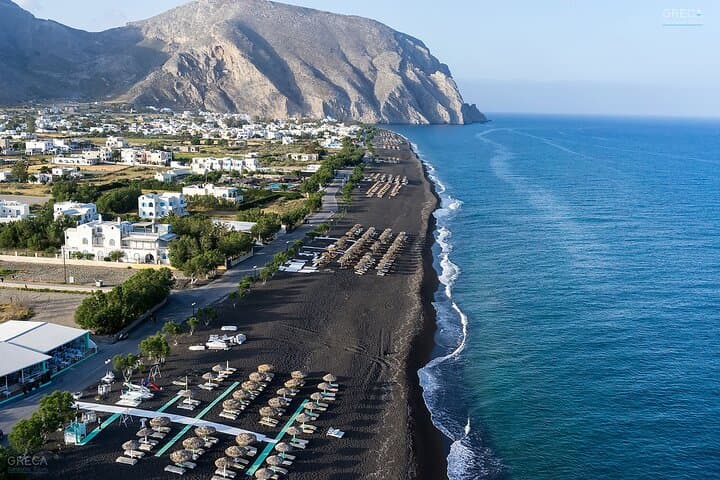 Santorini Private Tour: Private Driver-Guide to Oia, Akrotiri, Red Beach & Caldera Views photo 4