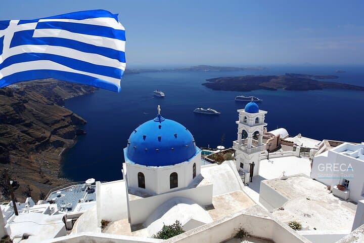 Santorini Half-Day Private Sightseeing Tour: Caldera Views, Black Sand Beaches & Village Walks