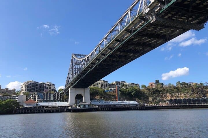 Brisbane Highlights & Lone Pine Koala Sanctuary: Guided Day Tour with Lunch photo 4