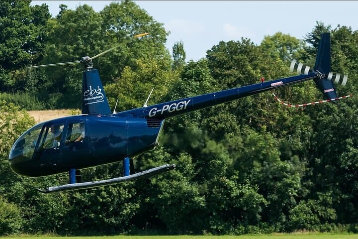 Pathfinder Helicopter Tour from Redhill — 15-Minute Surrey Aerial Flight photo 4