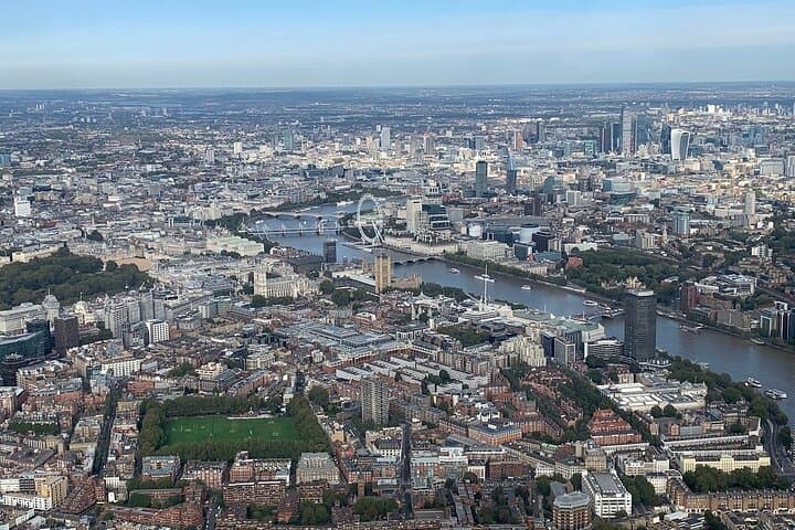 35-Minute London Helicopter Champagne Flight Over Central London photo 5