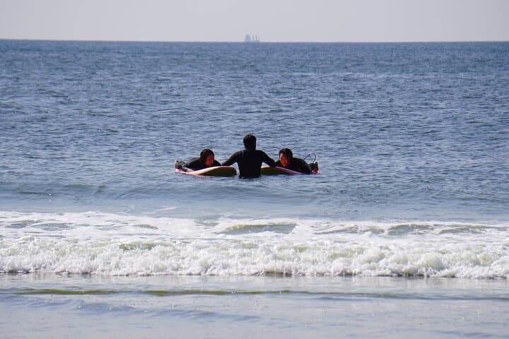 Learn to Surf in NYC: Rockaway Beach Lesson with Local Instructors photo 5
