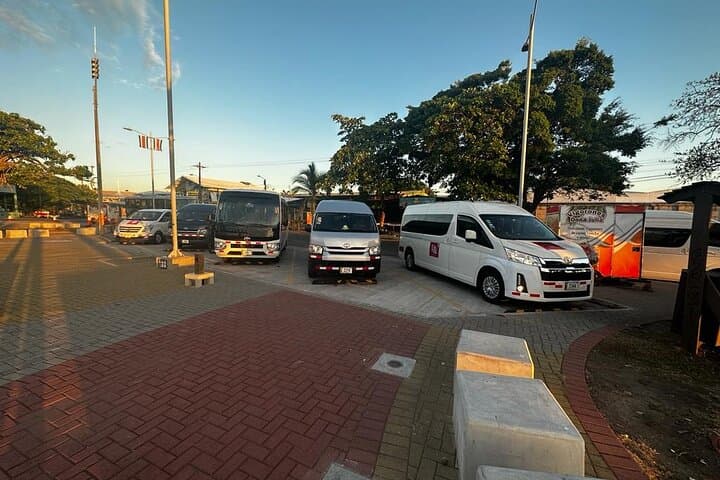 Private Transfer Puerto Viejo to La Fortuna — Door-to-Door Shuttle with Wi‑Fi photo 5