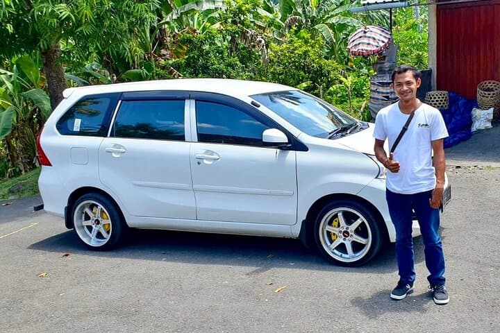 Private Bali Car Hire with English-Speaking Chauffeur — Customize Ubud, Waterfalls & Temples