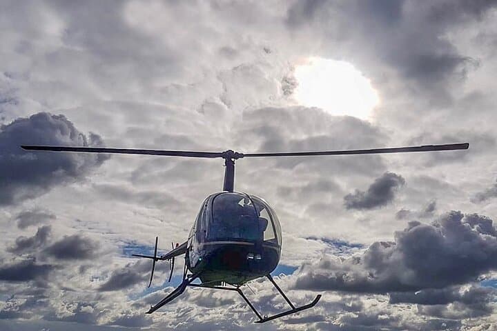 25-Minute Helicopter Discovery Lesson at Redhill Aerodrome photo 3