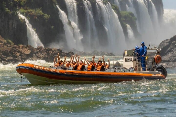 Complete Brazilian Falls Tour — Iguazu Falls, Macuco Safari & Parque das Aves photo 4