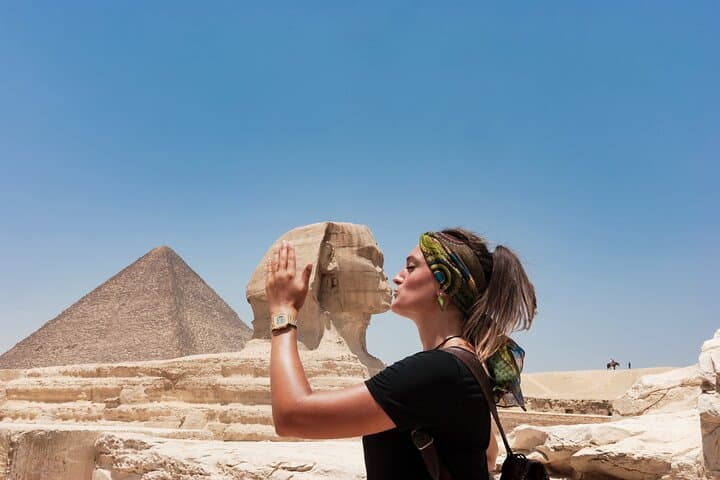 Hurghada to Giza: Private Day Tour to the Pyramids & Egyptian Museum with Lunch photo 1
