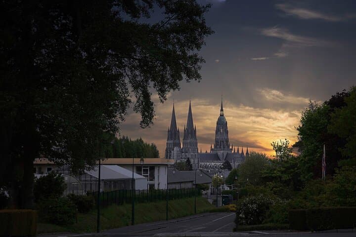 Private Transfer Paris to Bayeux with 2-Hour Stop at Mémorial de Caen photo 3